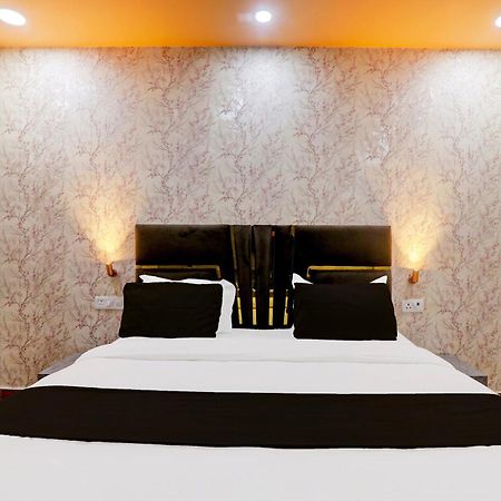 Super Hotel O Raas Plaza Kanpur Esterno foto