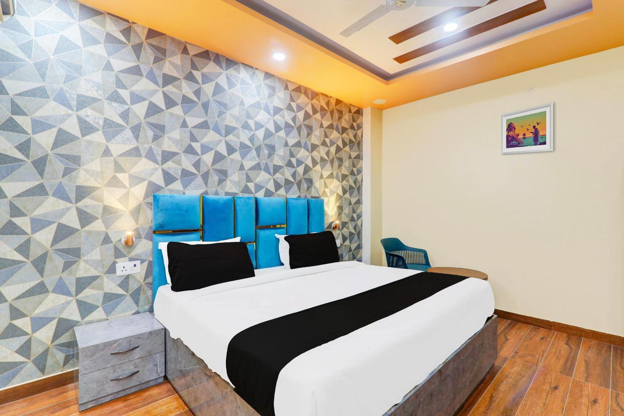 Super Hotel O Raas Plaza Kanpur Esterno foto
