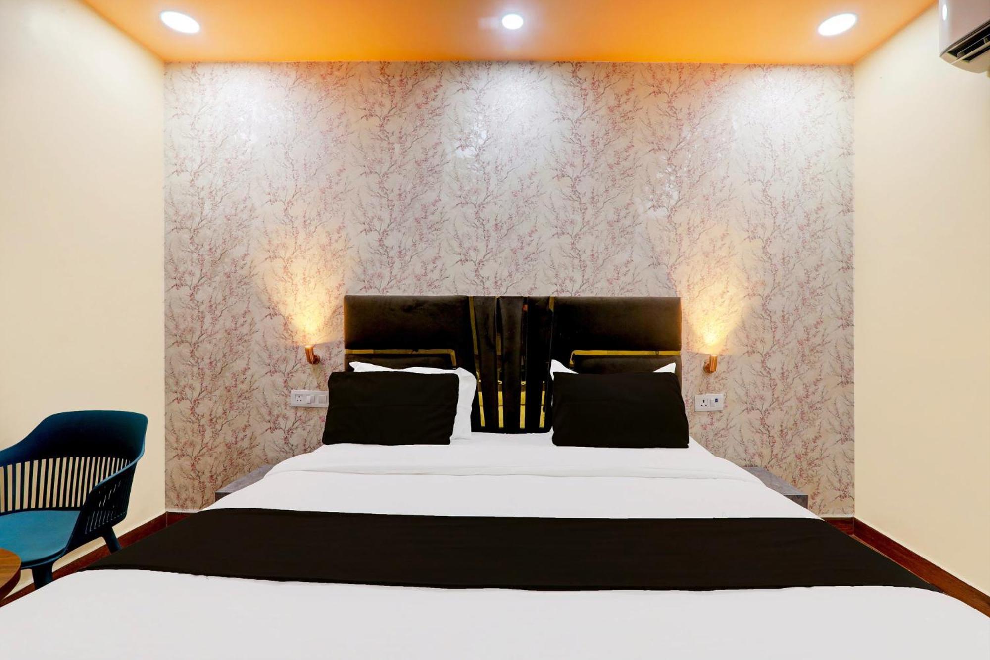 Super Hotel O Raas Plaza Kanpur Esterno foto