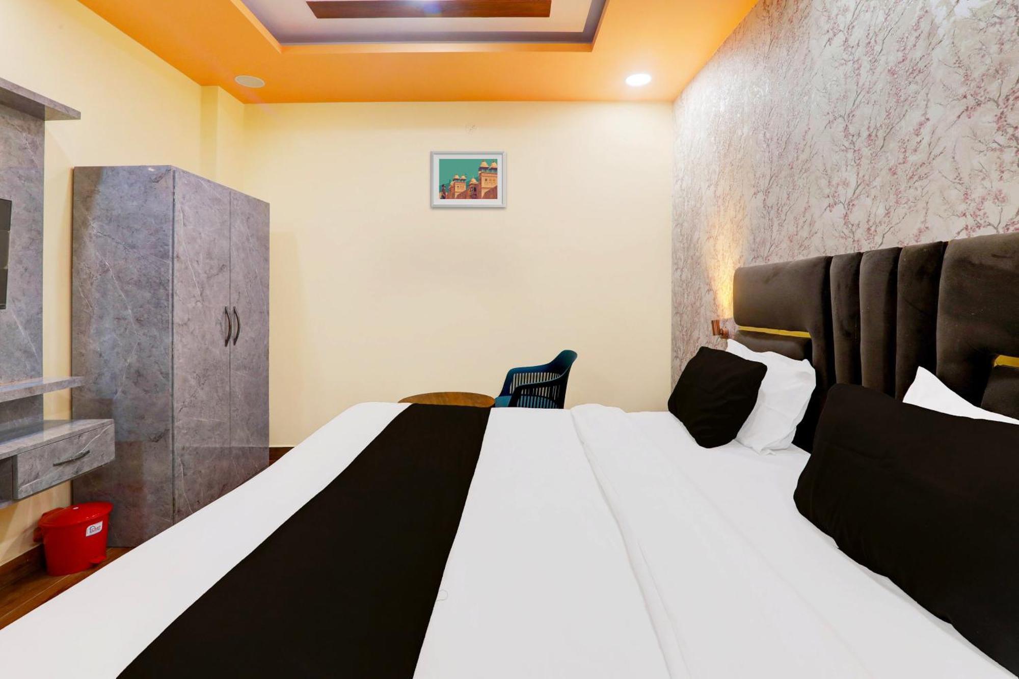 Super Hotel O Raas Plaza Kanpur Esterno foto
